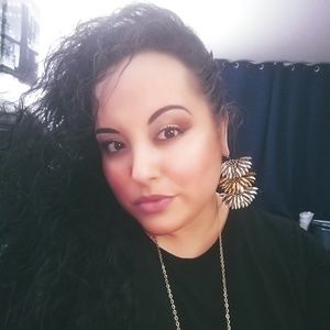 Meet your Posher, Gabriela